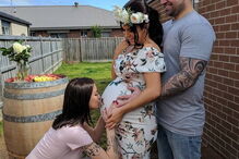 Mulher que atingiu a menopausa aos 23 anos está grávida