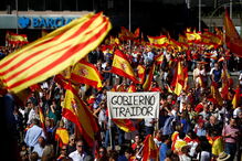 Milhares saíram à rua em Madrid a pedir unidade nacional
