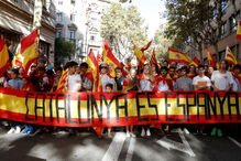Milhares saíram à rua em Barcelona para apoiar permanência em Espanha