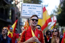 Milhares saíram à rua em Barcelona para apoiar permanência em Espanha