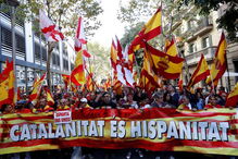 Milhares saíram à rua em Barcelona para apoiar permanência em Espanha