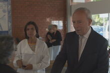 Santana fala com Costa e avança para liderança do PSD