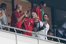 Madonna assiste ao Portugal-Suíça no Estádio da Luz