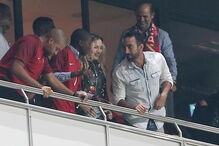 Madonna assiste ao Portugal-Suíça no Estádio da Luz
