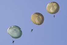 paraquedistas, militares