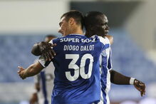 Lusitano e FC Porto defrontaram-se no estádio do Restelo