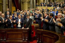 Puigdemont declarou independência mas suspendeu-a para abrir o diálogo