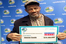 Encontra bilhete da lotaria milionário em peça de roupa