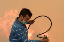 2017-10-16_16_41.52 Popular combate as chamas em Moita da Serra, Arganil 3 Paulo Novais LUSA.jpg