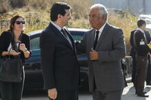 Costa visita unidade de queimados em Coimbra