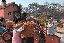 União e afeto entre os populares que sobreviveram ao inferno das chamas  