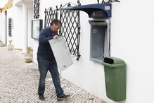 Grupo faz explodir caixa multibanco nas instalações da Junta de Freguesia de Maçussa ,na Azambuja