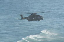 Helicóptero Merlin da Força Aérea em operação de resgate em Aljezur