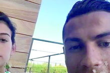 O craque durante o direto que fez para o Instagram para revelar o nome da bebé