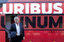 Partida do Benfica no Aeroporto Humberto Delgado, em direção a Inglaterra