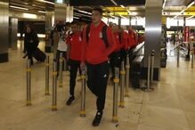 Partida do Benfica no Aeroporto Humberto Delgado, em direção a Inglaterra