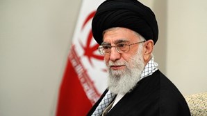 Líder supremo do Irão acusa EUA de instigar manifestações no país