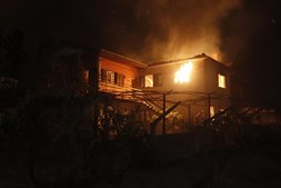 Incêndio ameaça habitações em Vila Nova de Poiares