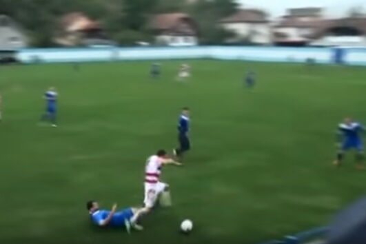 Fica sem testísculo após disputa de bola