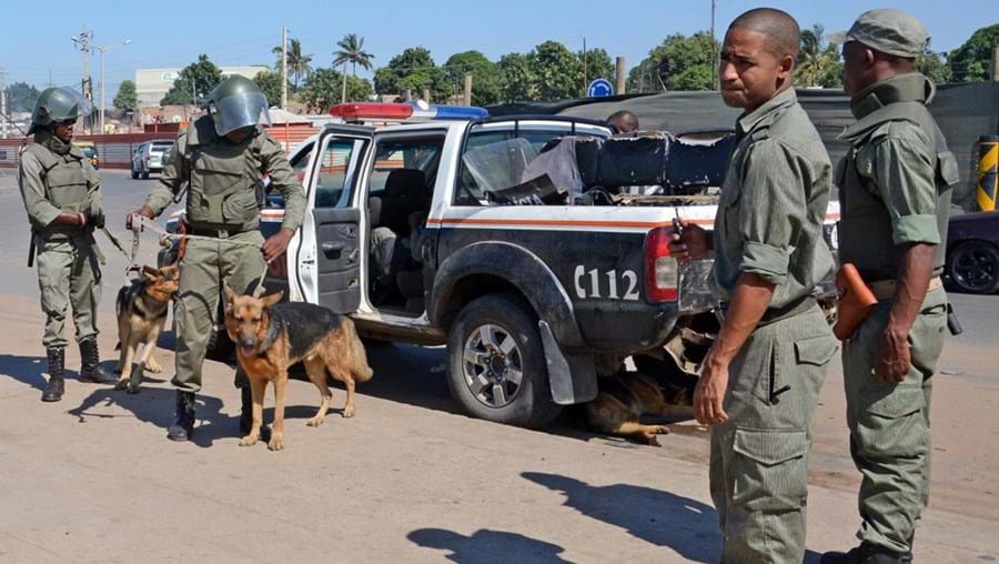 Polícia moçambicana detém agentes suspeitos de extorquir 