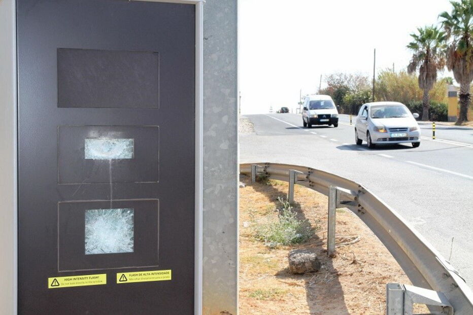 radar, guia, algarve, vandalizado