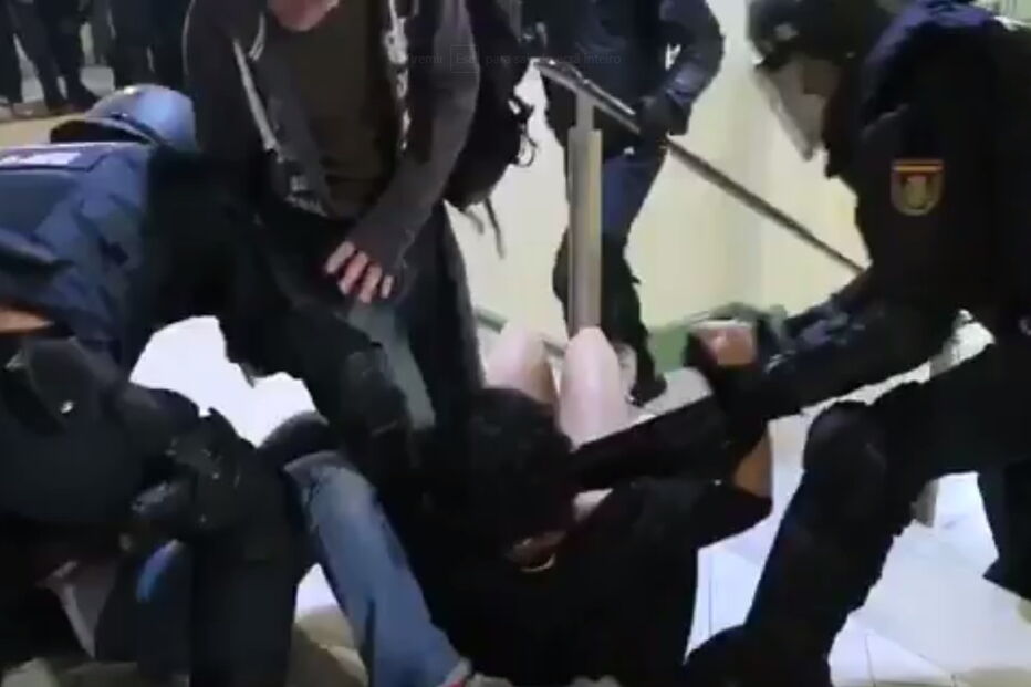 Marta Torrejillas é um dos rostos da violência da Polícia Nacional e da Guardia Civil na Catalunha