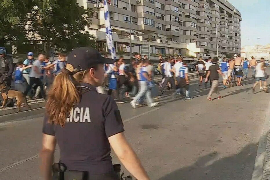 Confrontos entre adeptos do Sporting e FC Porto