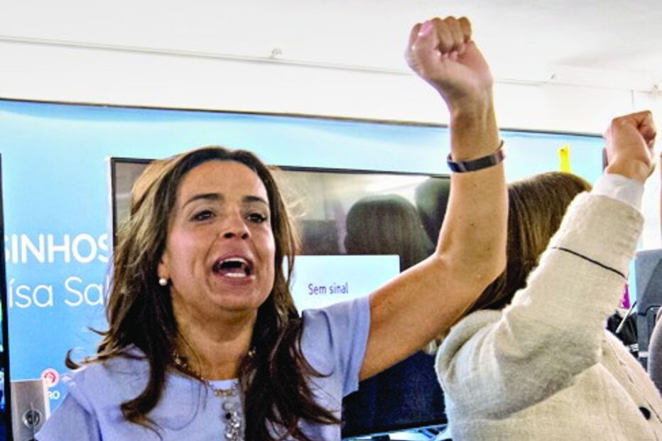 Luísa Salgueiro eleita presidente 