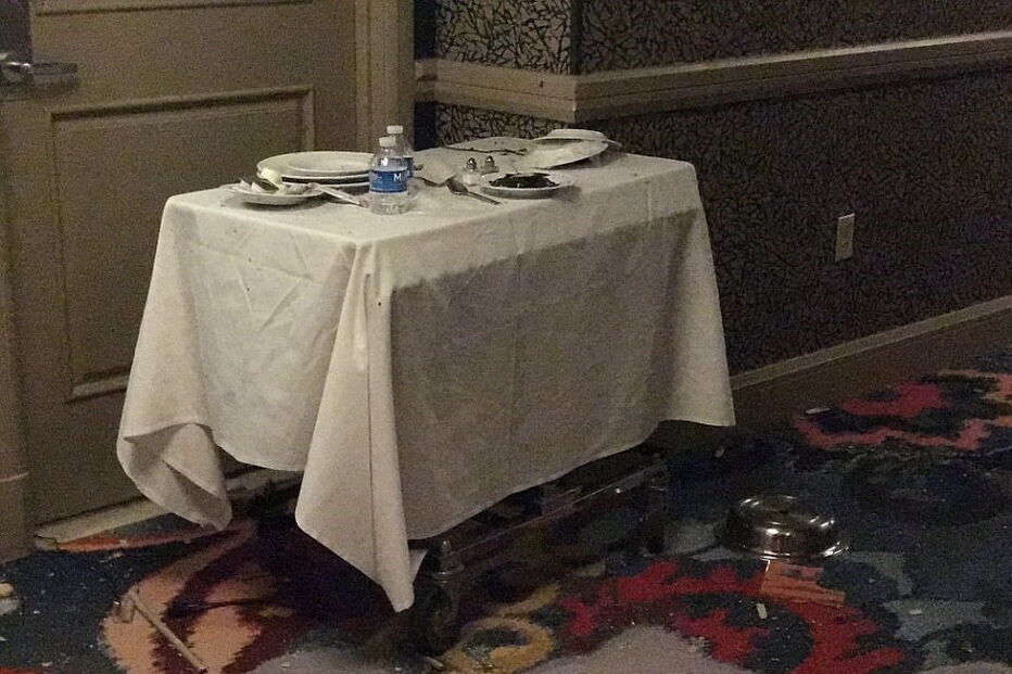 Imagens mostram interior do quarto de onde o atirador de Las Vegas matou 59 pessoas