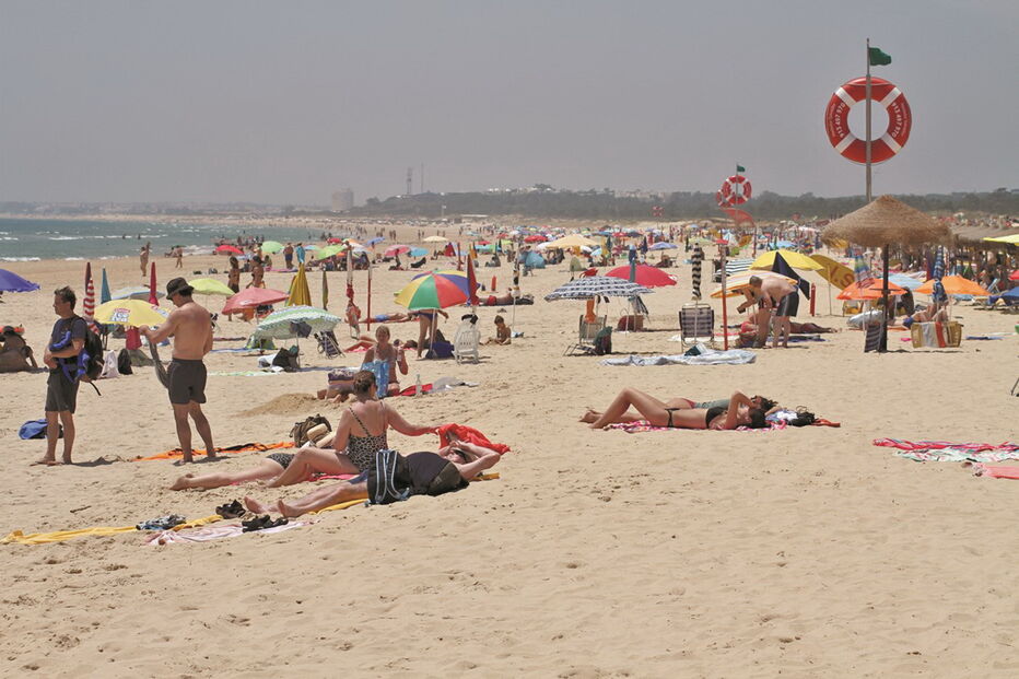 Praias deverão voltar a ter uma grande afluência devido às temperaturas altas