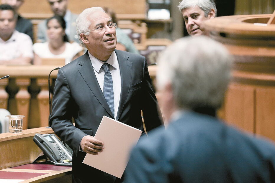 Primeiro-ministro, António Costa, muniu-se de novidades para apresentar aos deputados no regresso aos debates quinzenais após as férias de verão   