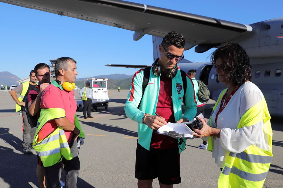  Seleção de Portugal viajou para Andorra com a Força Aérea