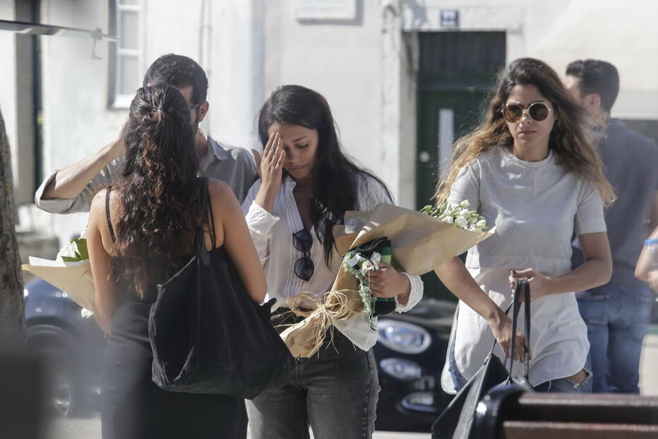 Sofia Ribeiro no último adeus ao pai