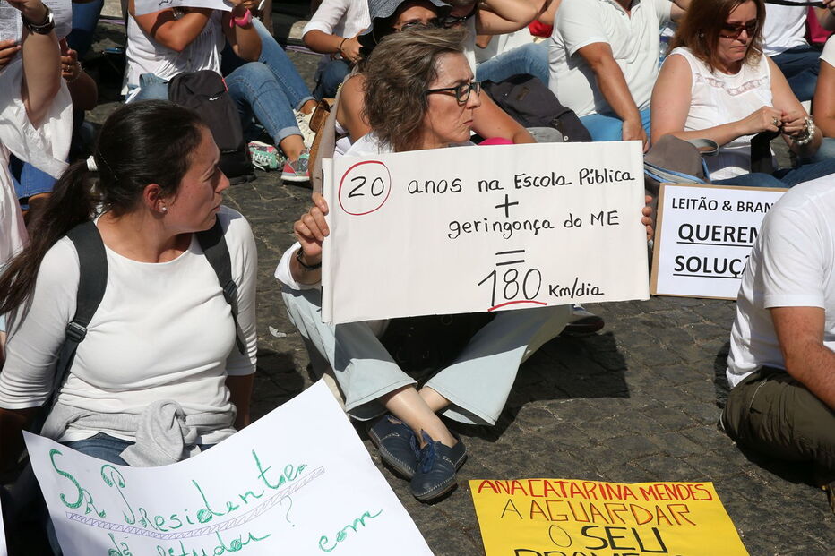  Professores em protesto