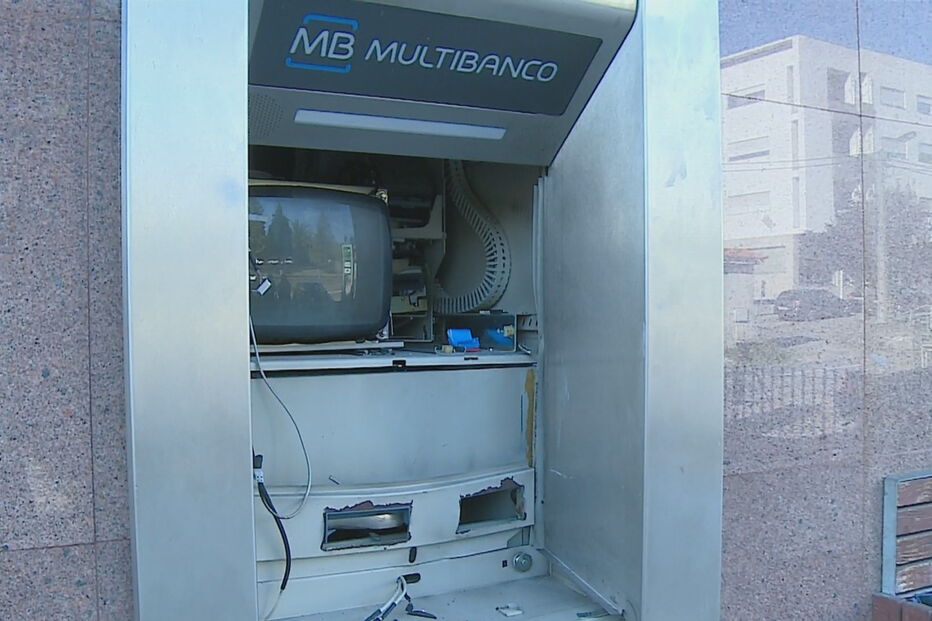 Cinco encapuzados assaltam multibanco em Paredes