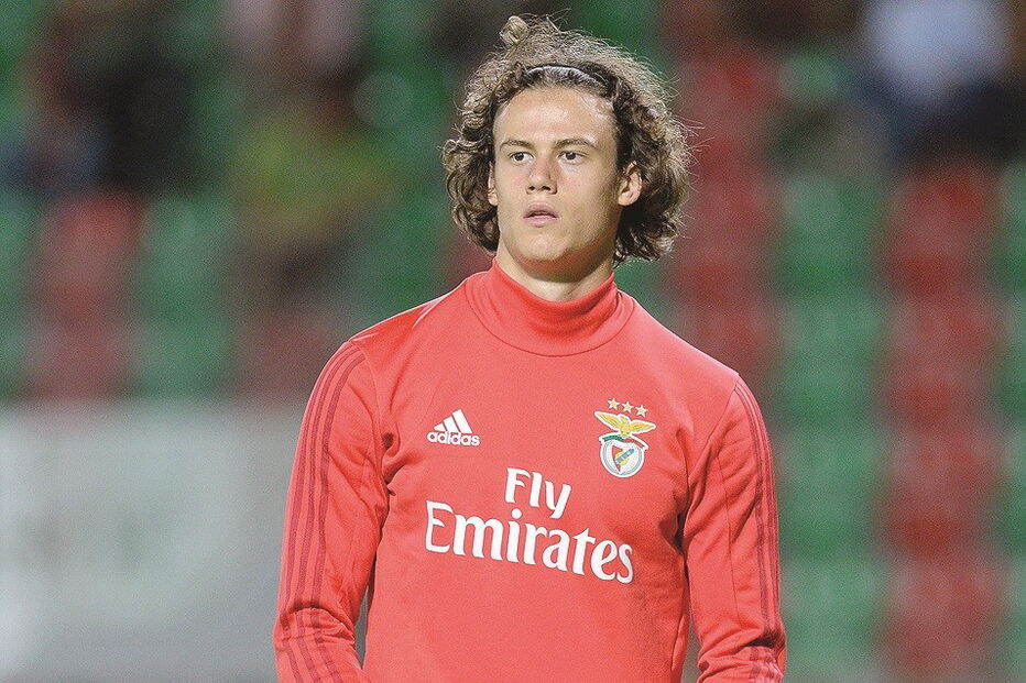 Guarda-redes Svilar já esteve no banco contra o Marítimo