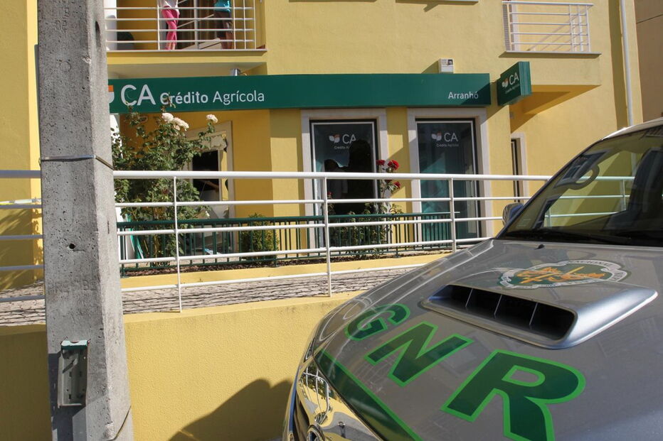 A caixa multibanco do Crédito Agrícola de Arranhó, Arruda dos Vinhos, foi assaltada