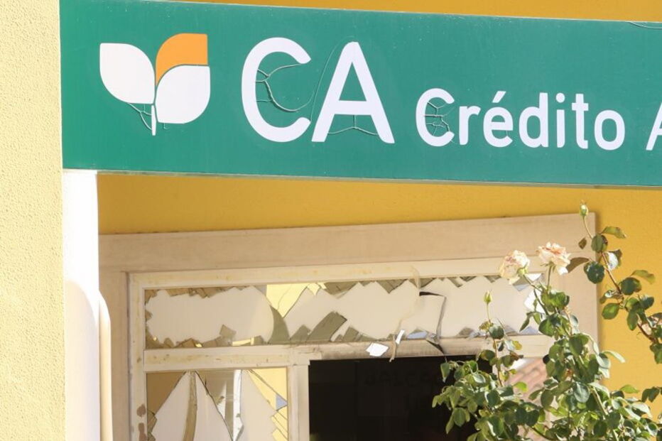 A caixa multibanco do Crédito Agrícola de Arranhó, Arruda dos Vinhos, foi assaltada