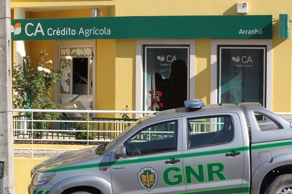 A caixa multibanco do Crédito Agrícola de Arranhó, Arruda dos Vinhos, foi assaltada