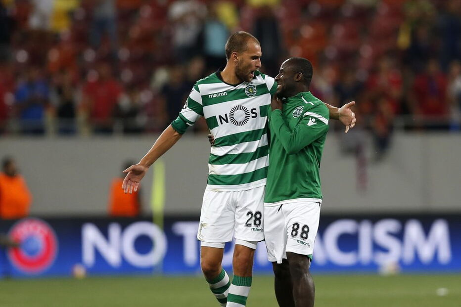 Bas Dost com Doumbia