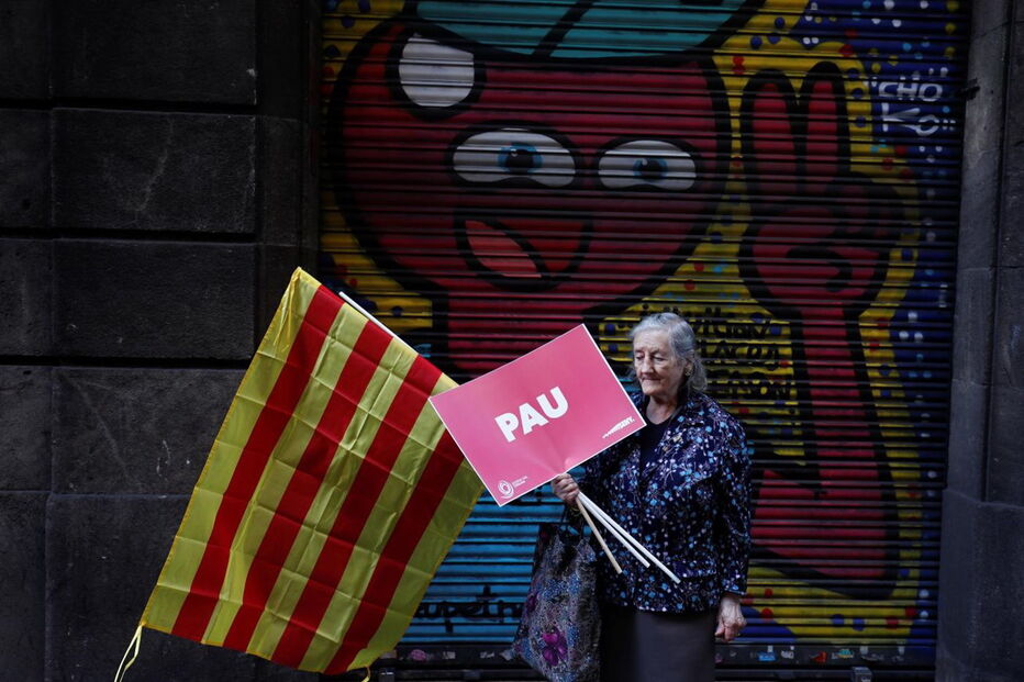 Milhares saíram à rua em Barcelona para apoiar permanência em Espanha