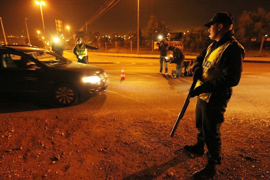 Assaltante foi traído pela geolocalização do GPS que usou, no veículo roubado, e a PSP fez-lhe uma espera na A1, em Abrantes, com uma operação musculada 