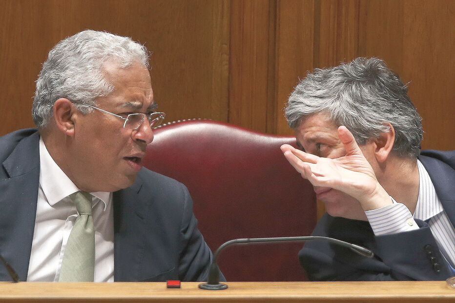 António Costa e Mário Centeno têm agora liderado as negociações com os parceiros de Governo sobre a proposta de Orçamento     