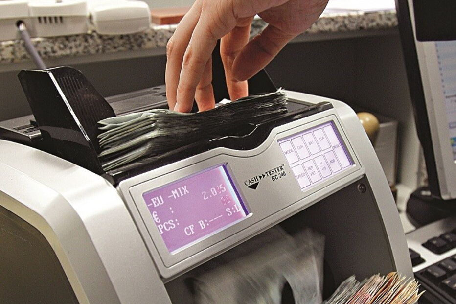 Comissões cobradas pelos bancos têm de ser públicas e acessíveis      