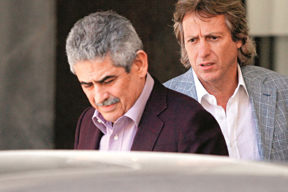 Luís Filipe Vieira e Jorge Jesus estão de costas voltadas desde que o técnico deixou o Benfica no verão de 2015 para assinar pelo rival Sporting 