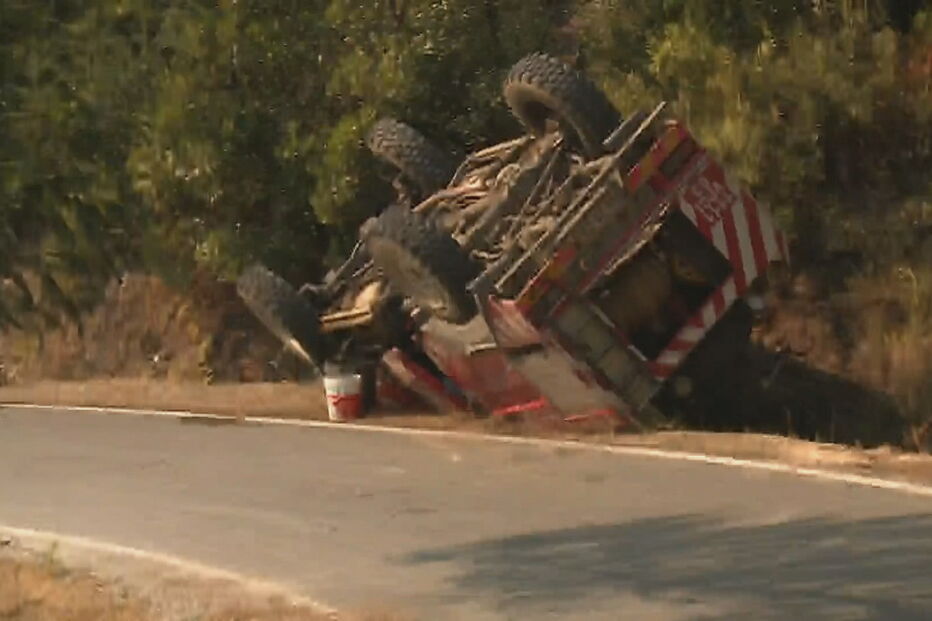 Cinco bombeiros feridos em despiste de viatura em Arganil