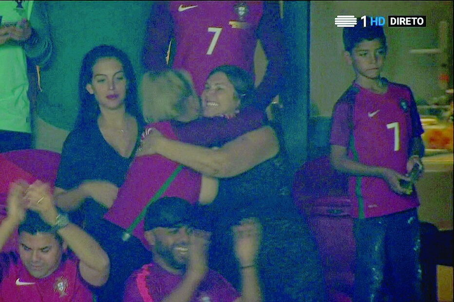 Dolores Aveiro, Suíça, Georgina Rodríguez, Estádio da Luz, Seleção, Cristiano Ronaldo, CR7, Katia Aveiro, Cristianinho, Lisboa, desporto, futebol, eventos desportivos, política