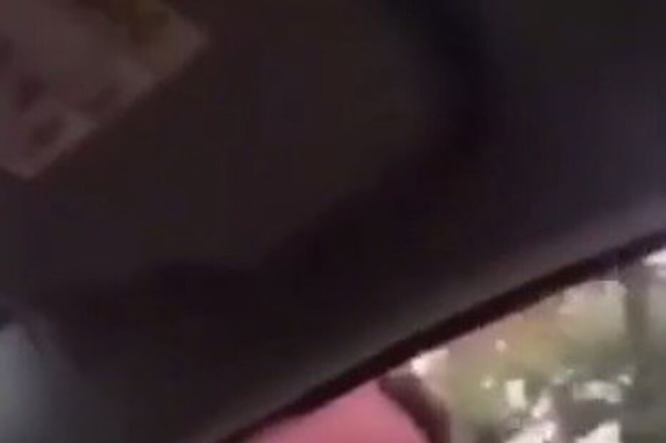 Turista filmada em topless morreu ao bater com a cabeça num poste de iluminação