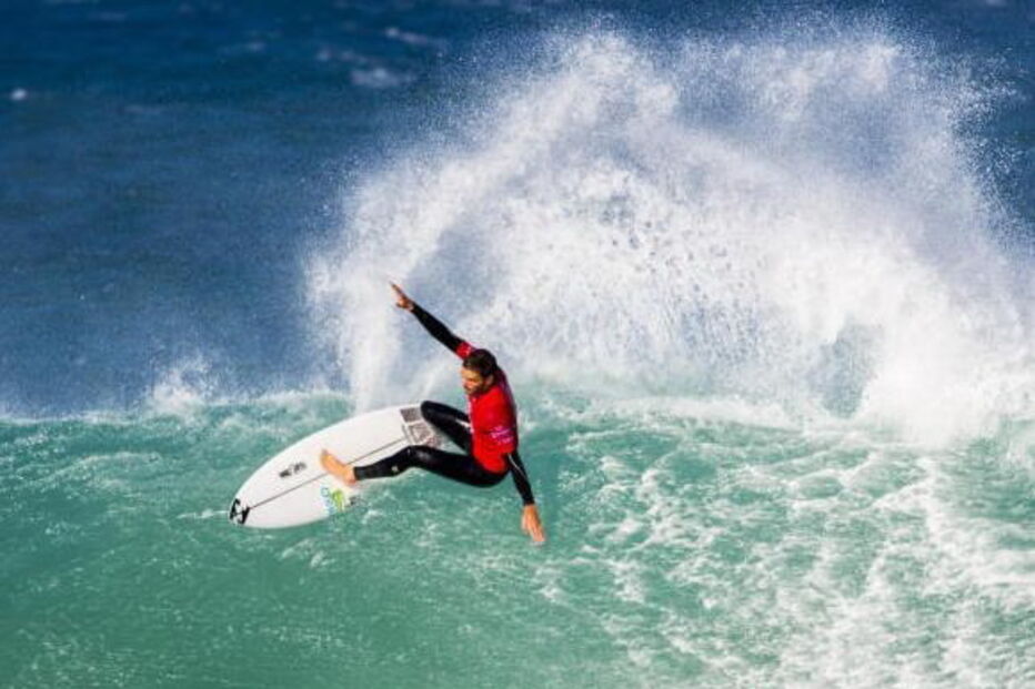 O surfista Frederico Morais