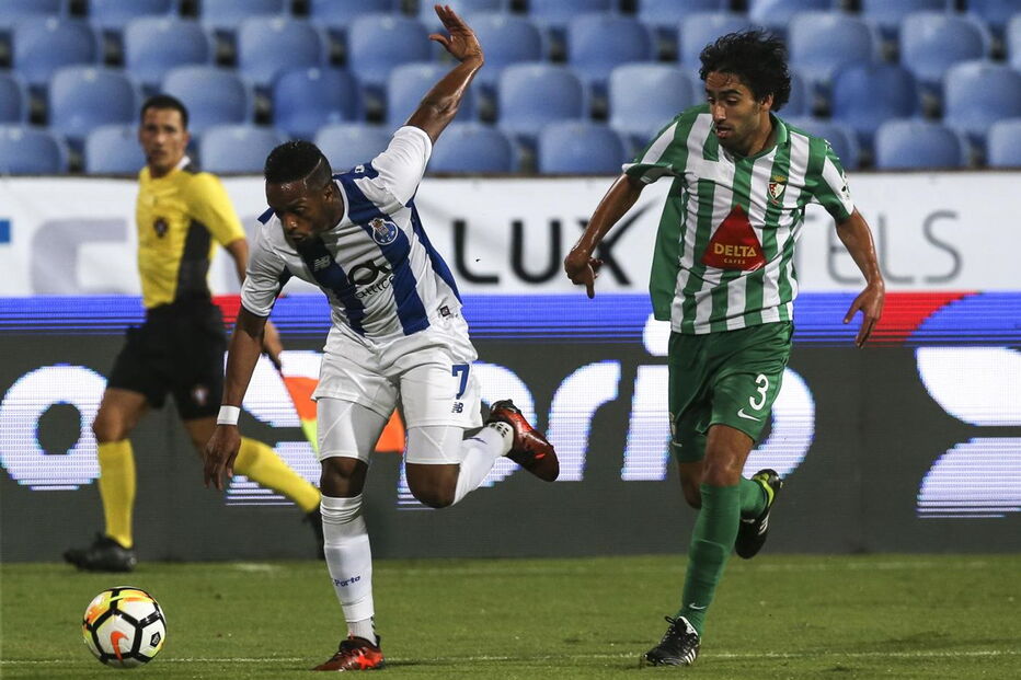 Lusitano e FC Porto defrontaram-se no estádio do Restelo